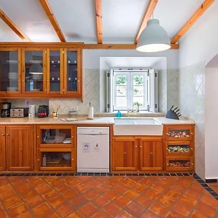 Sleeps 14 Pool Air Con Wifi Boliqueime