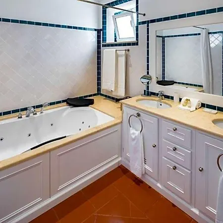 Sleeps 14 Pool Air Con Wifi Boliqueime