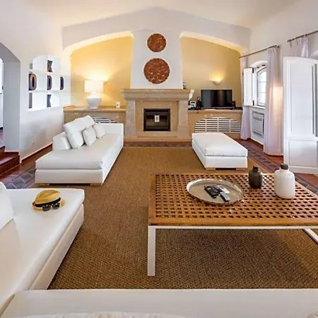 Villa Sleeps 14 Pool Air Con Wifi