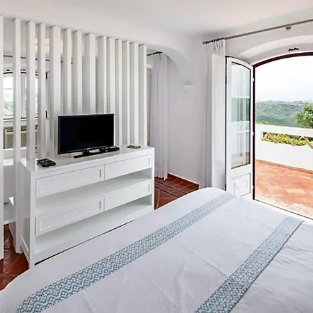 Villa Sleeps 14 Pool Air Con Wifi *
